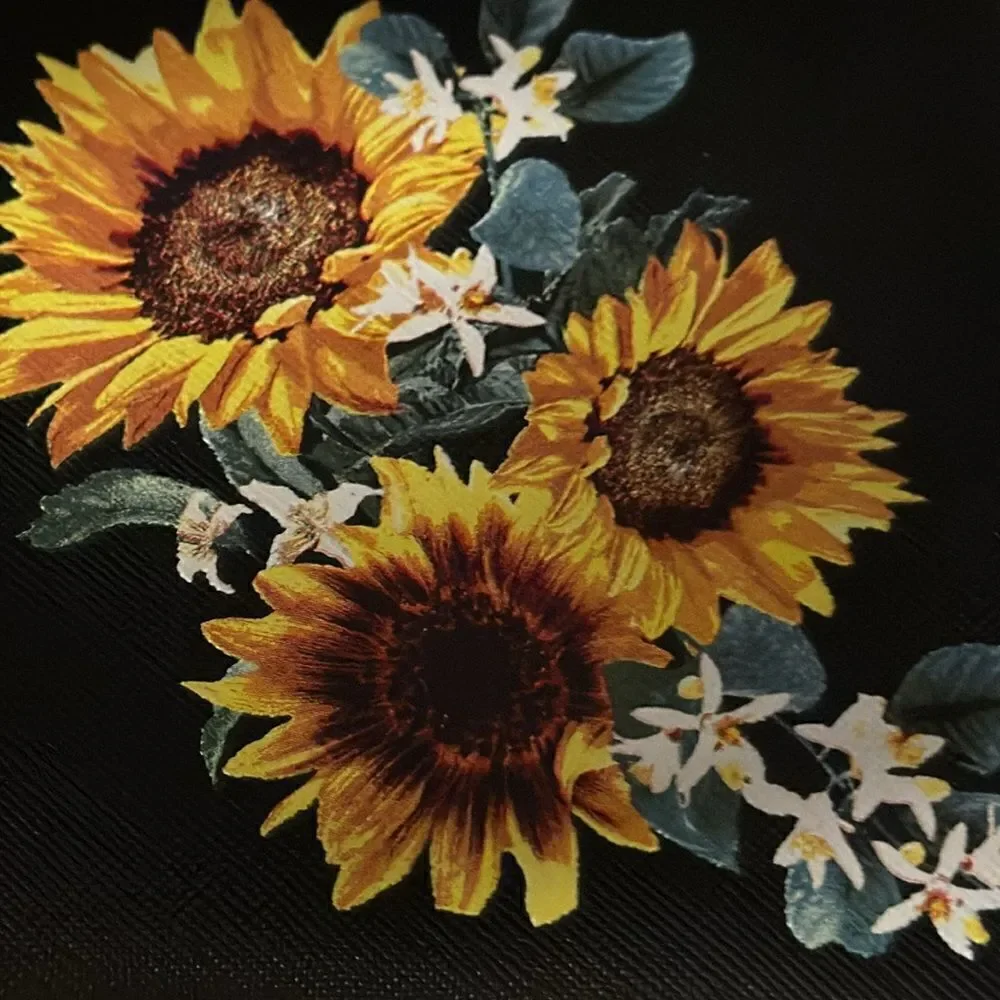 White House, Black market sunflower wristlet - Picture 5 of 5